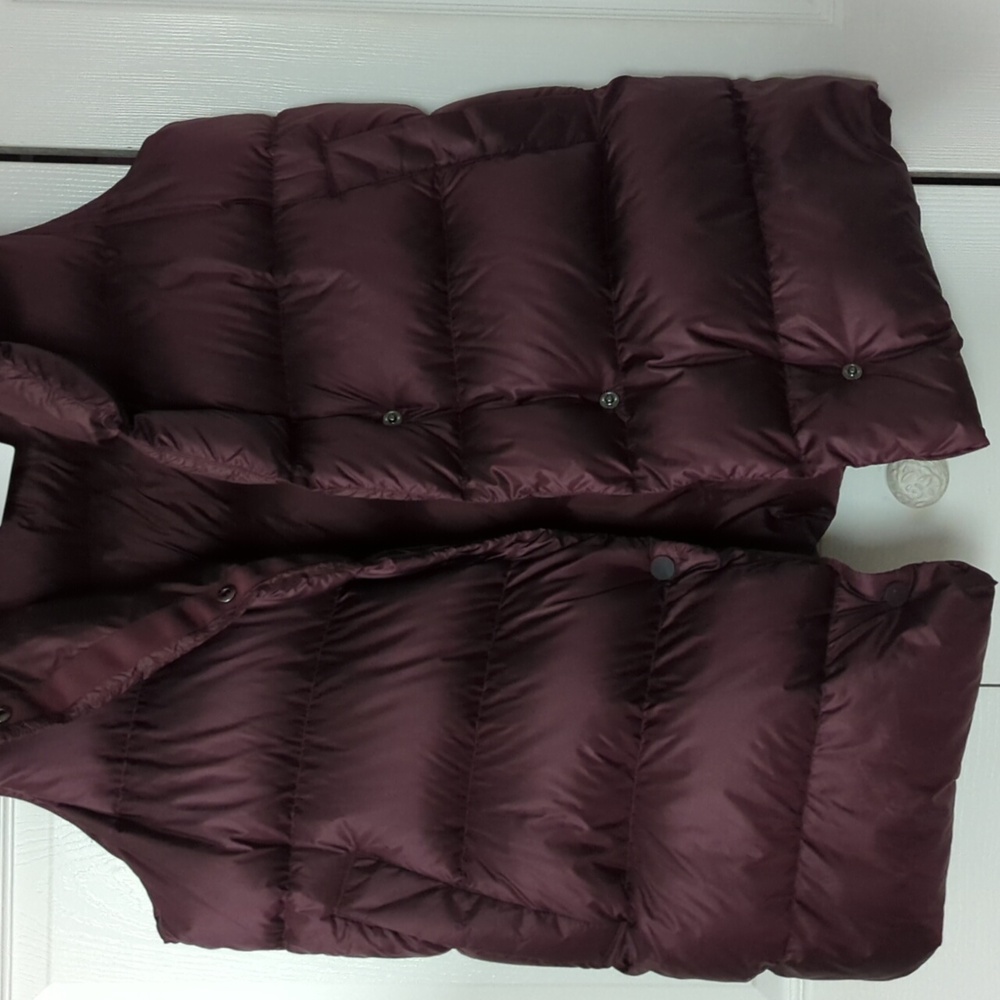 NWT! ~ATHLETA~ BURGUNDY HAVEN DOWN PUFFER VEST-L - Picture 7 of 15